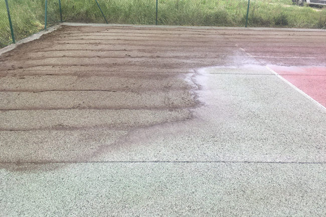 entretien-demoussage-tennis-beton-poreux-morbihan