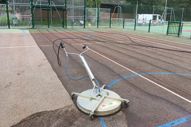 entretien-demoussage-terrain-bitume-bretagne