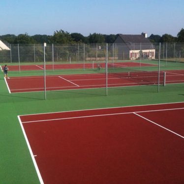 Régénération et rénovation de courts de tennis en Finistère en Bretagne. Régénération et rénovation de courts de tennis en Finistère en Bretagne.