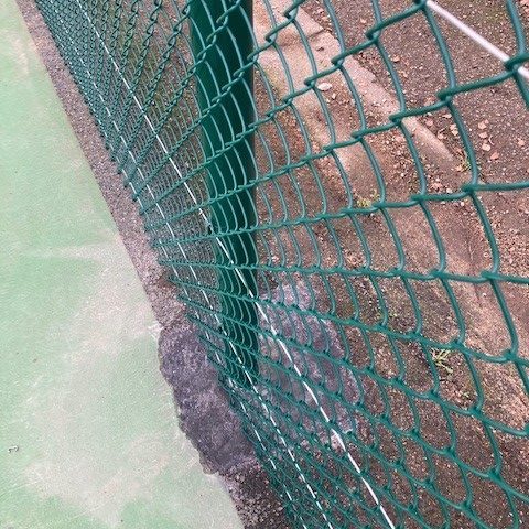 clôture grillage vert court de tennis / multisports vue du dessus