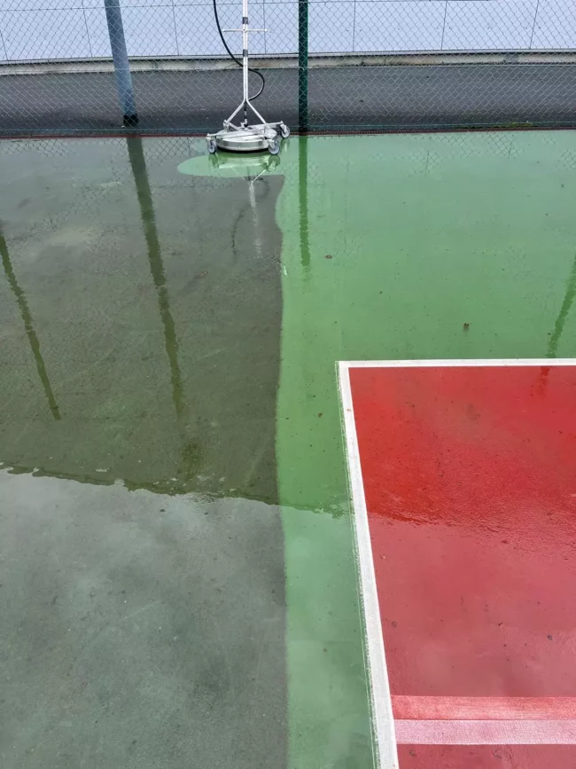 avant après décolmatage terrain tennis Lannion