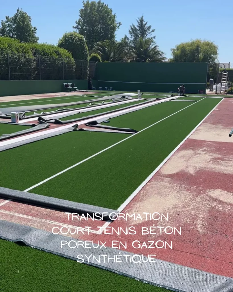 Transformation d'un court de tennis en béton poreux en gazon synthétique